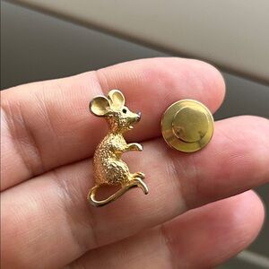 🖤Vintage CCI marked Gold plated Mouse 🐭 Chinese zodiac pin
